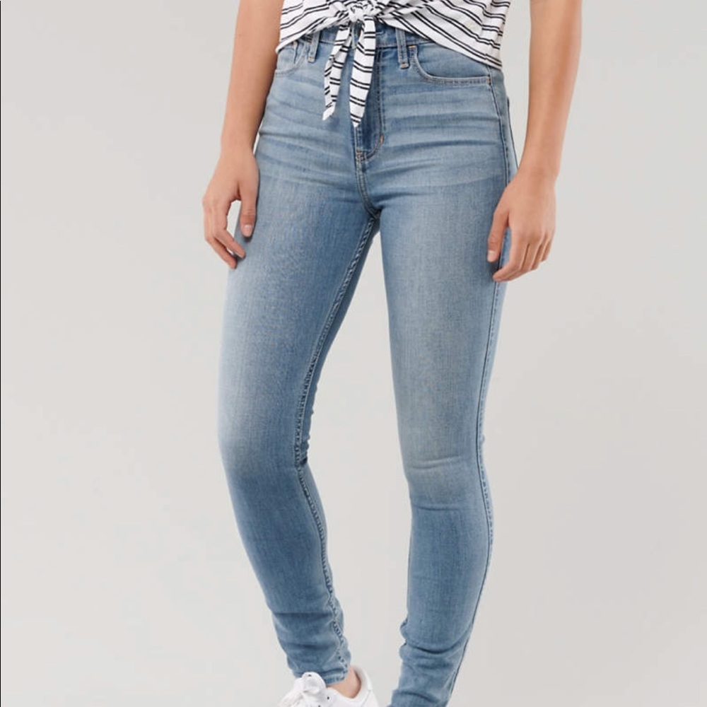 Medium Wash High-Rise Hollister Jeans